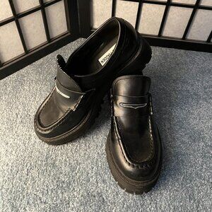 Steve Madden Black Chunky Sole Loafers